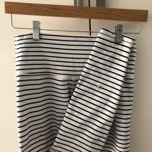 XS HIGH POWER LEGGING: WHITE / BLACK STRIPE